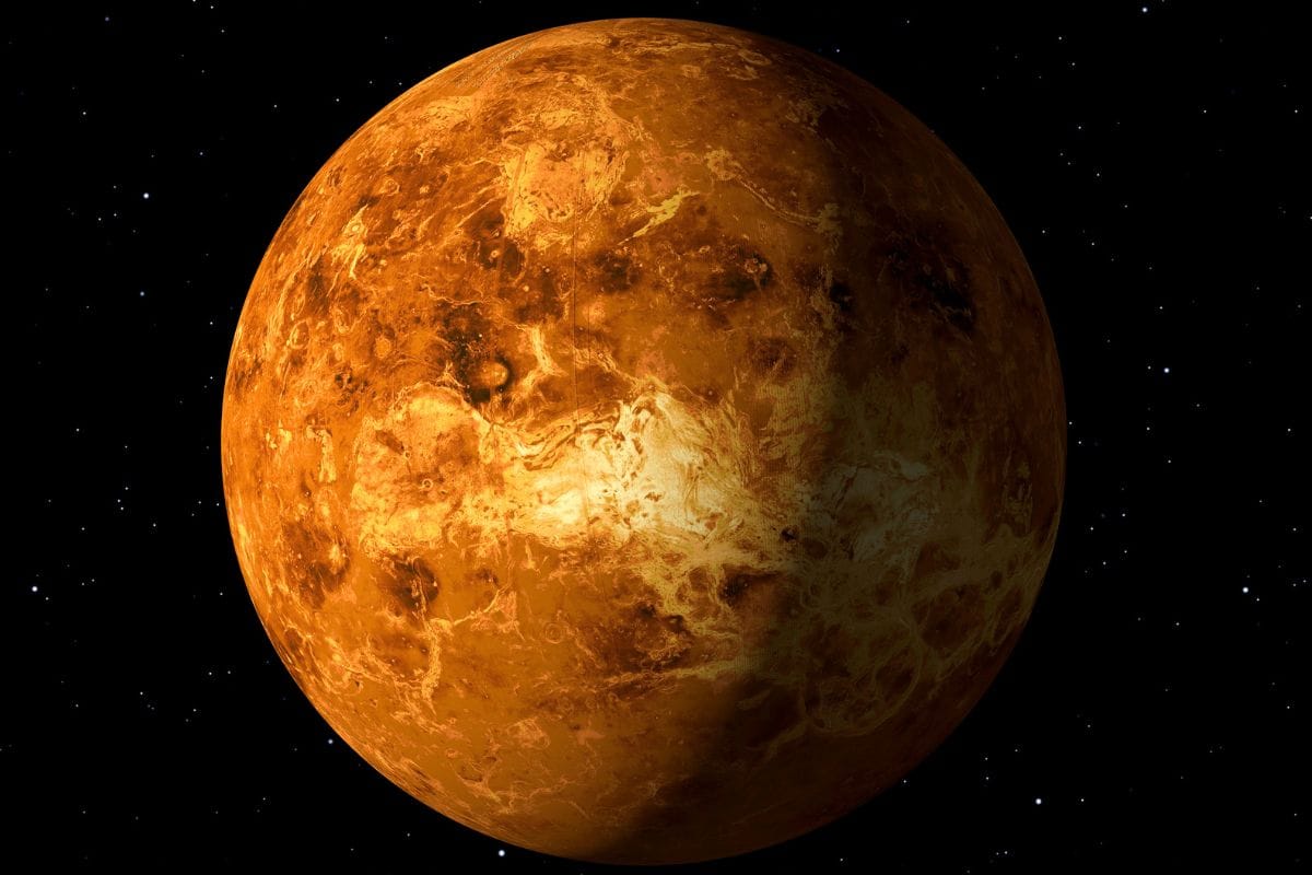 Un pezzo di Unione Sovietica ci sta piombando addosso (letteralmente)